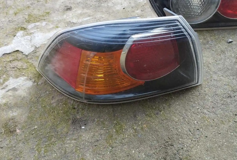 Задние фонари на Mitsubishi